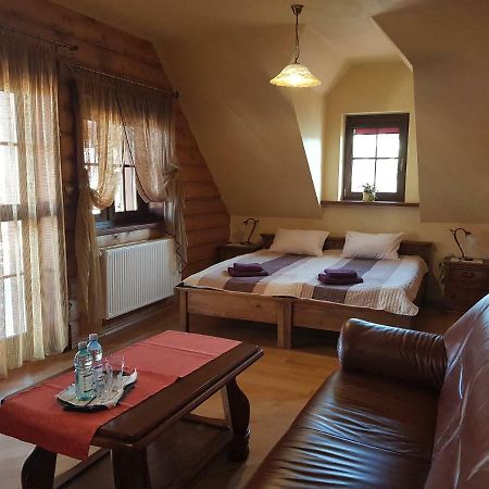 Stary Lwow Bed & Breakfast Korczyna  Eksteriør bilde