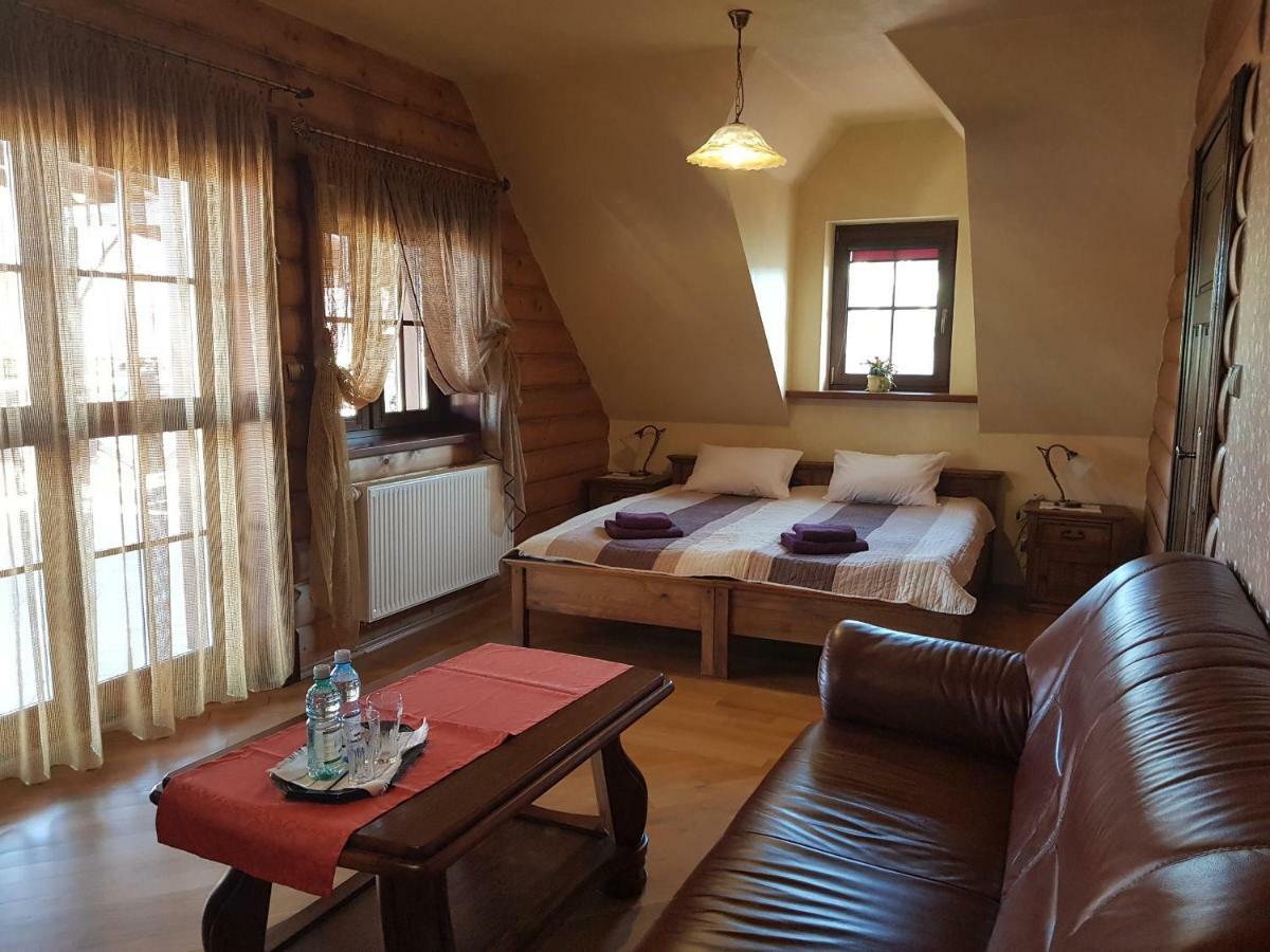 Stary Lwow Bed & Breakfast Korczyna  Eksteriør bilde